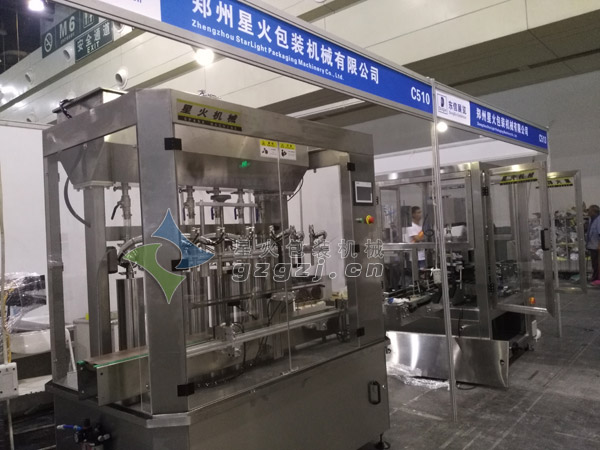 防凍液灌裝機(jī)灌裝生產(chǎn)線